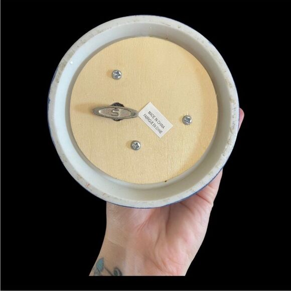 VINTAGE | Musical Porcelain Snowman Decoration - Picture 5 of 5